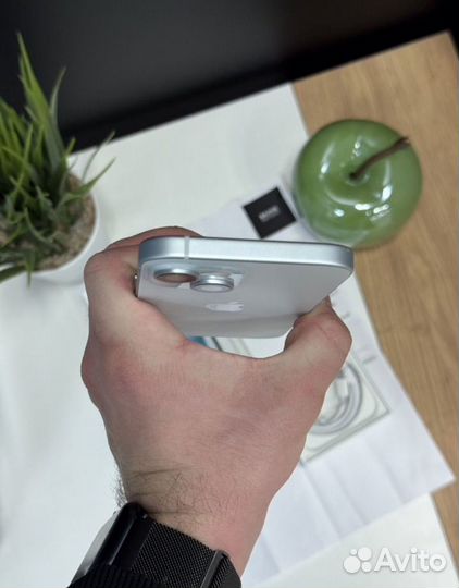 iPhone 15, 256 ГБ