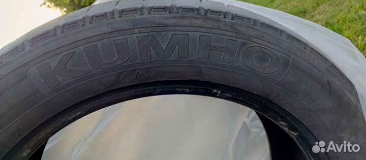 Kumho 722 215/55 R17 98S