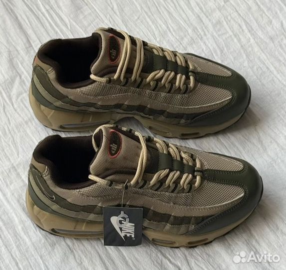 Кроссовки (все размеры)