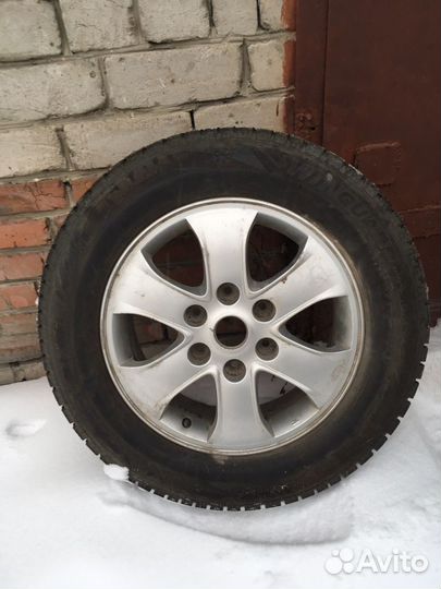 Roadstone Winguard WinSpike SUV 225/65 R17