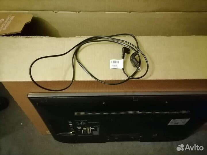 Телевизора Samsung AU7100.50/125