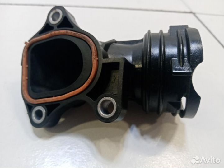 Фланец двигателя системы охлаждения Mercedes-Benz