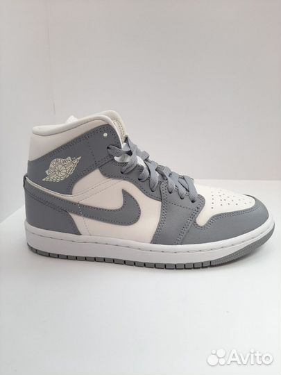 Jordan 1 Mid Stealth