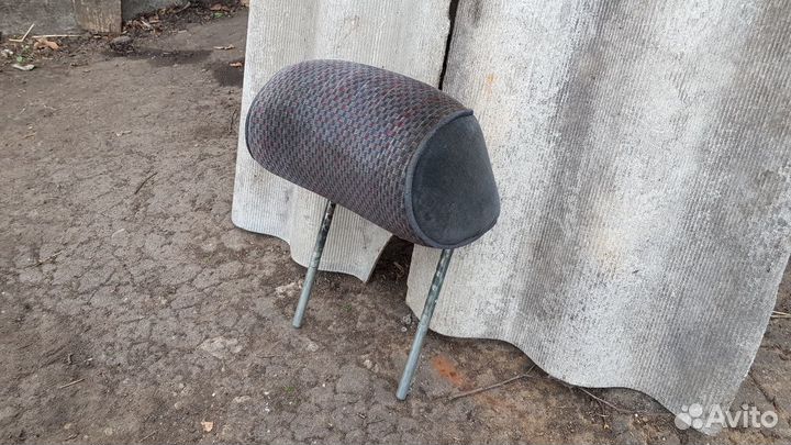 Подголовник