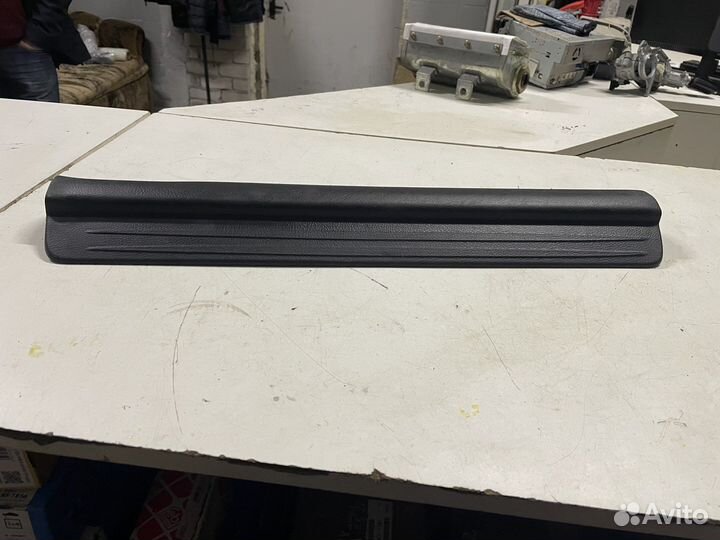 Накладка порога перед правого Mitsubishi Lancer 9