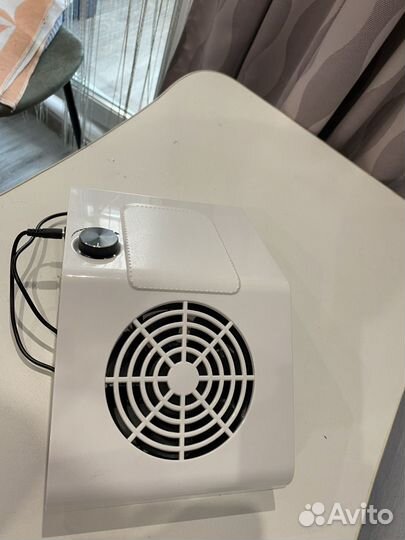 Вытяжка для маникюра настольная