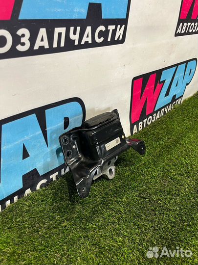 Подушка крепления двигателя Volkswagen Jetta 7