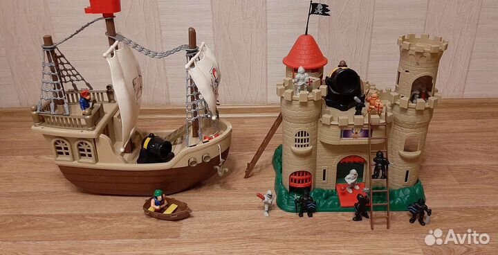 Игровой набор. Пиратский корабль и ср/век замок