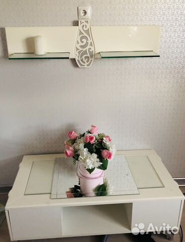 Полка настенная и стол