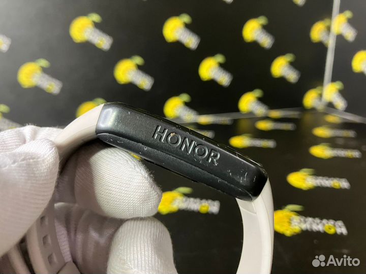 Смарт часы honor Band 6