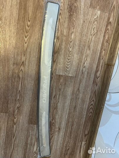 Накладка на задниий бампер toyota premio 260