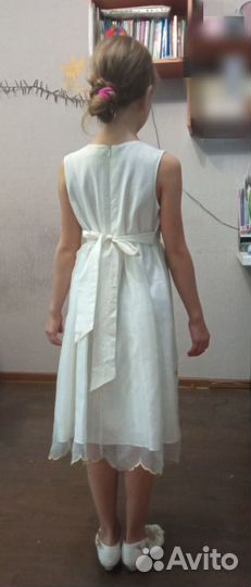 Платье белое для девочки 122