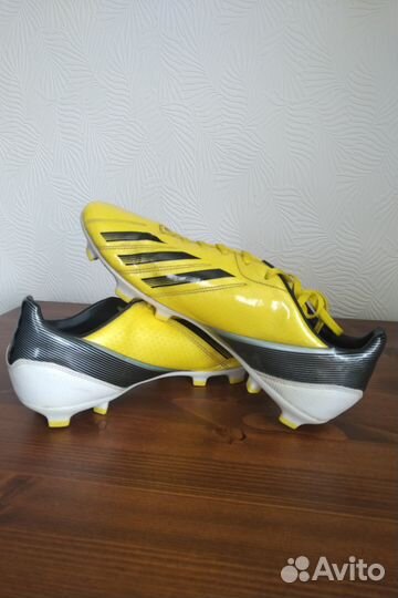 Футбольные спортивные бутсы Adidas