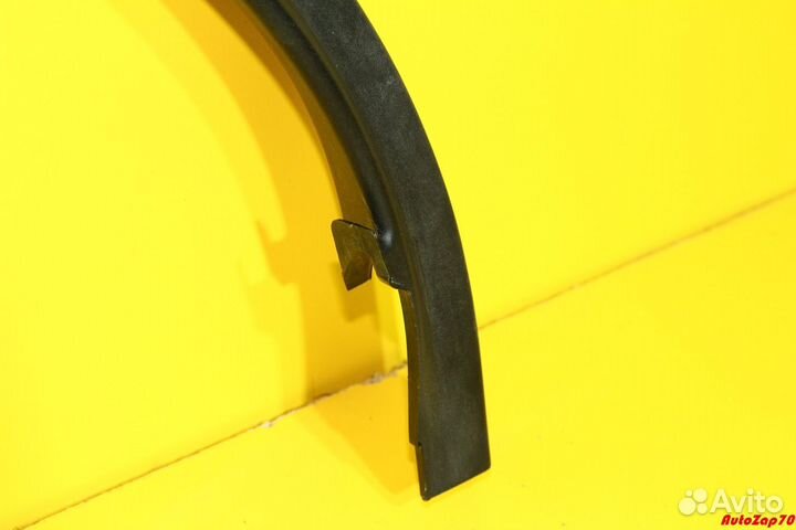 Audi Q7 4M Облицовка рамки стекла передней левой д