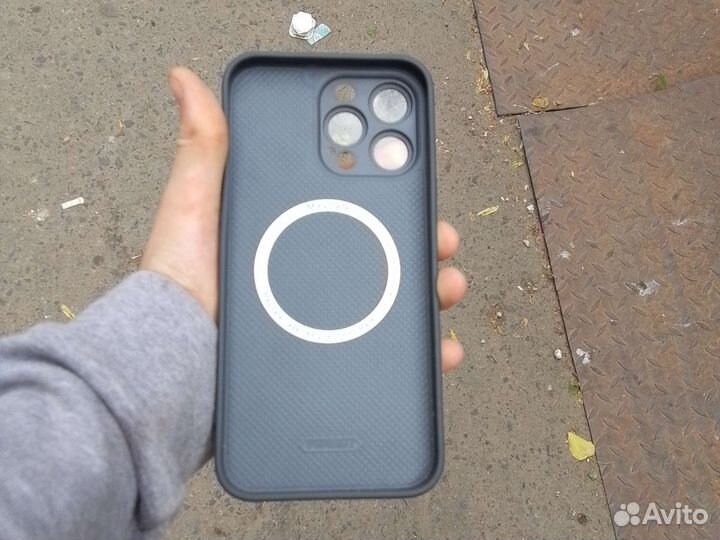 Чехол на iPhone