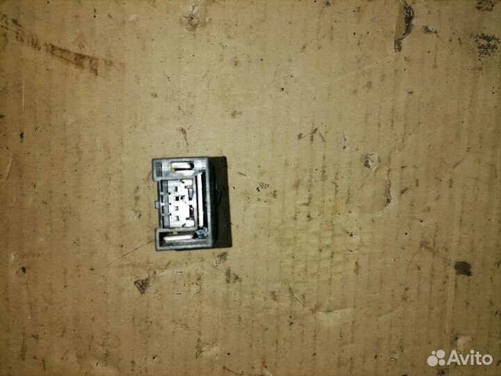 Кнопка освещения панели приборов Мазда 626