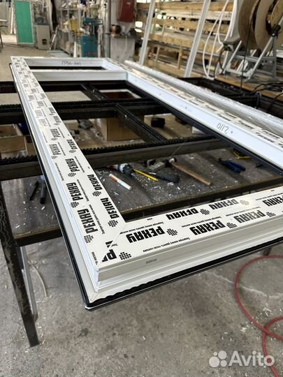 Помощник монтажника окон