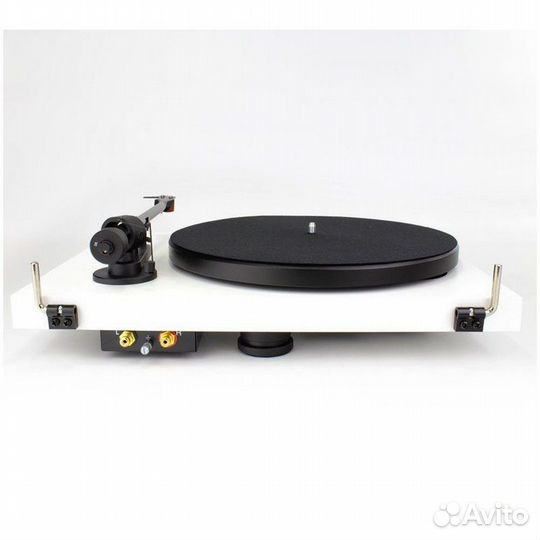 Pro-Ject Debut Carbon Evo (2M Red)
