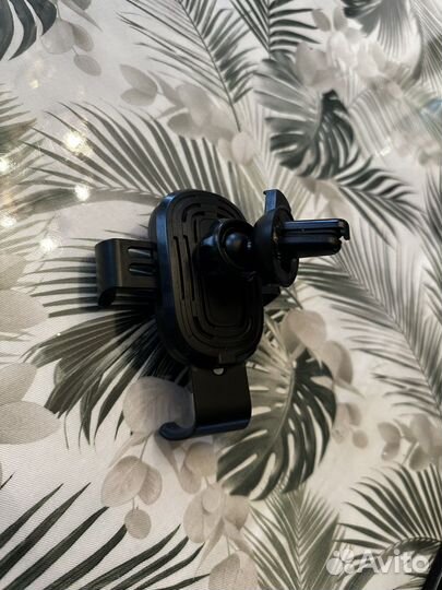 Держатель - зарядка для телефона в машину