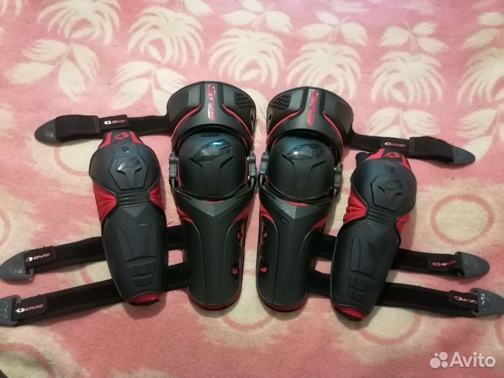 Наколеники Evs Epic S-M