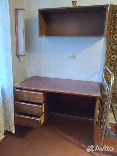 Письменный стол советский и полка