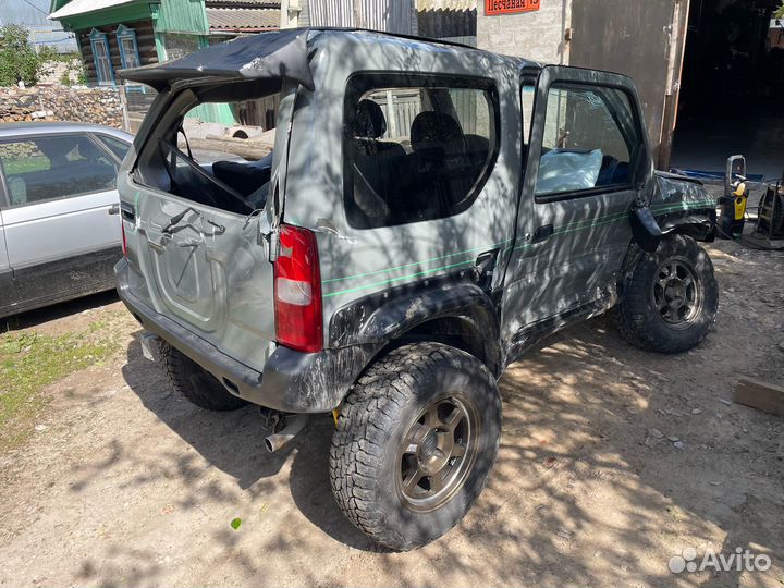 Разбор Suzuki Jimny SN413V M13A