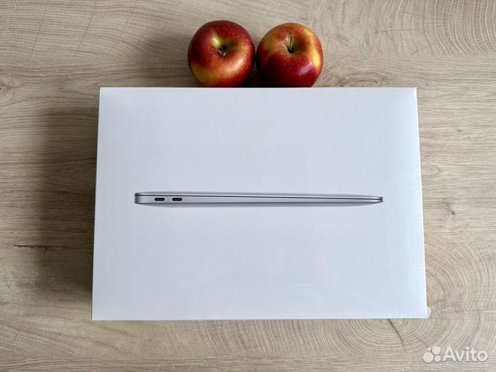 Новый MacBook Air 13 2020 M1 8Gb SSD 256Gb SLV RU