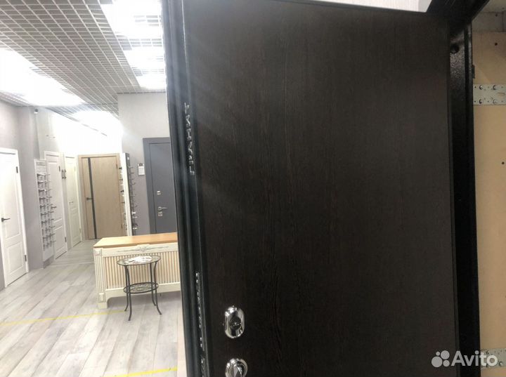 Дверь входная металлическая