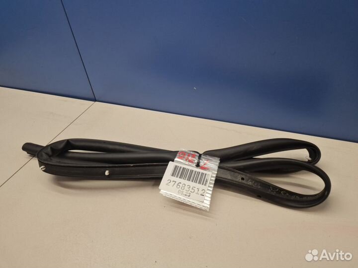 Уплотнитель двери передней левой Mercedes S-klasse