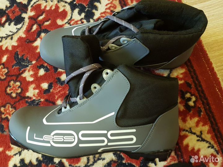 Лыжные ботинки NNN 43 р-р новые