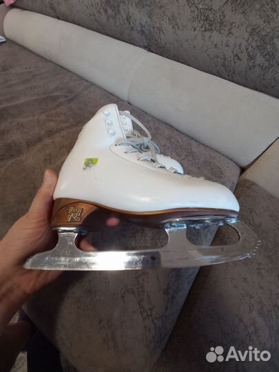Коньки фигурные детские 28 размер