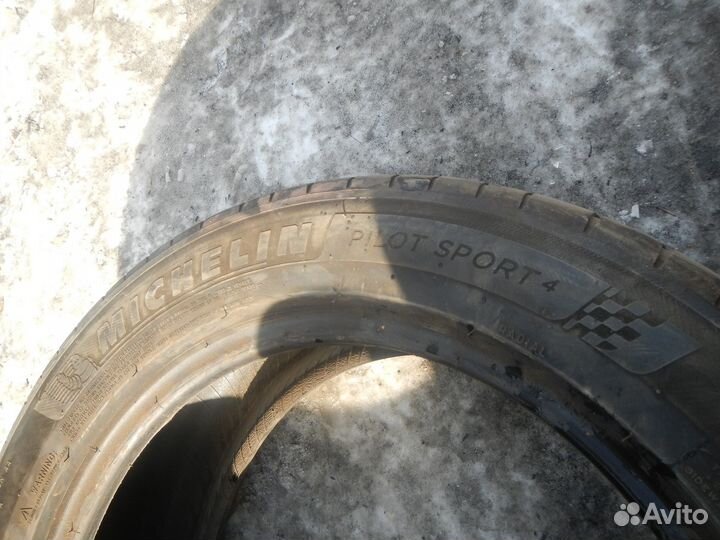 Michelin Pilot Sport 4 215/55 R17