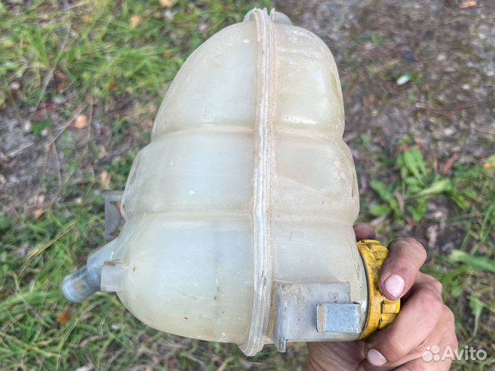 Расширительный бачок vectra b