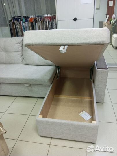 Диван с оттоманкой