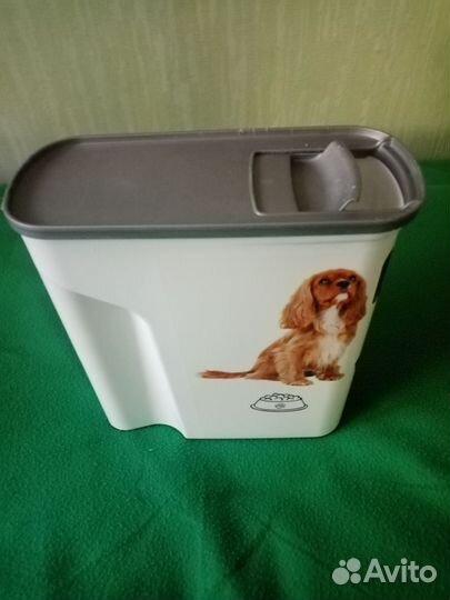 Контейнер для сухого корма
