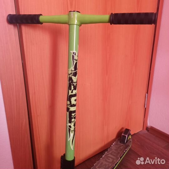 Трюковый самокат MGP