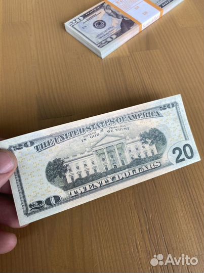 Пачка 20 долларов (оранжевая лента)