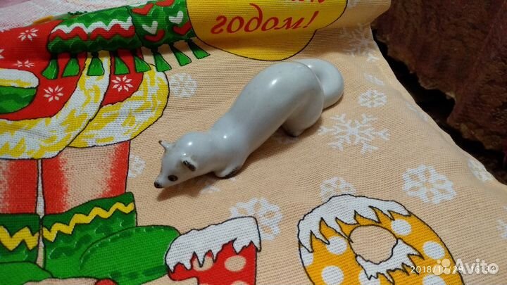 Продам антиквариат фарфоровую фигурку 50-60-х г