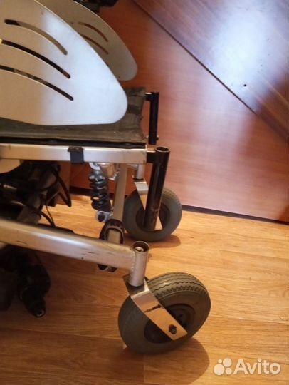 Инвалидная коляска с электроприводом