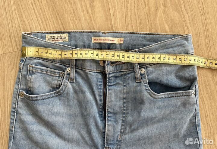 Джинсы женские levis 28 размер