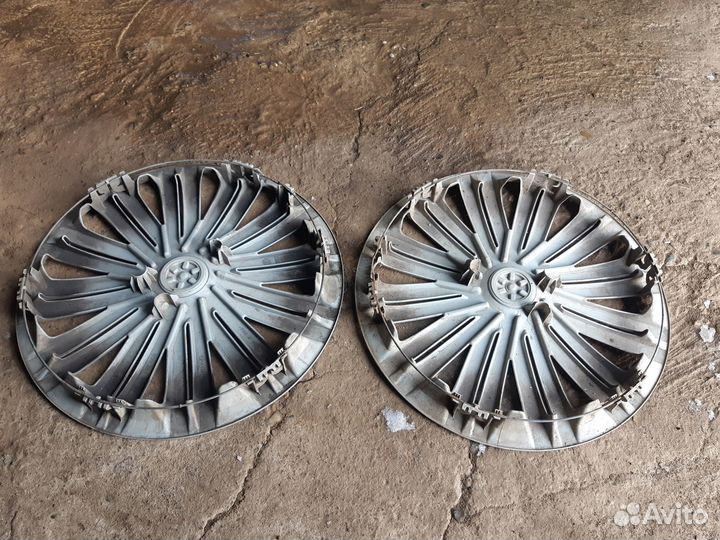 Продам 2 колпака от Фольсваген Поло