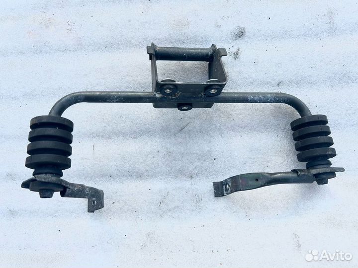 Suzuki V-Strom DL1000 2005 кронштейн бензобака