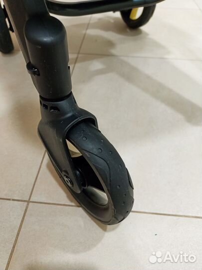 Коляска автокресло doona с базой isofix