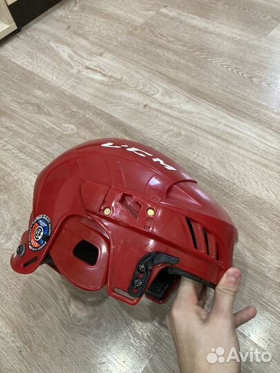 Хоккейный шлем