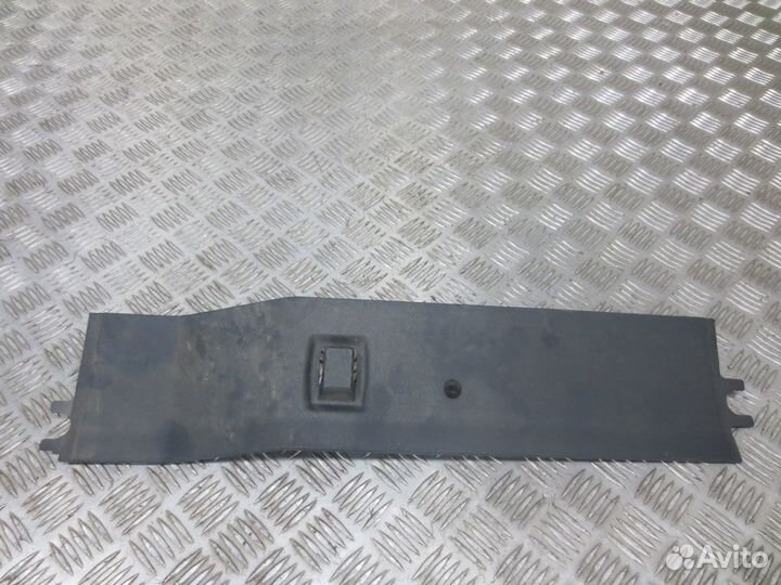 Накладка стойки правая MAN 81629300188