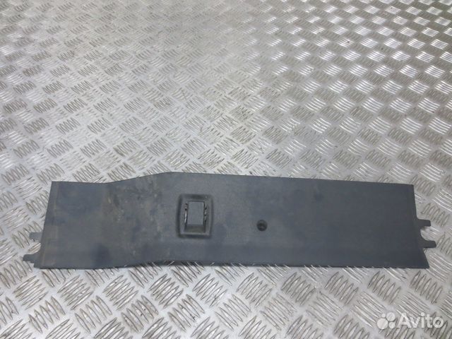 Накладка стойки правая MAN 81629300188