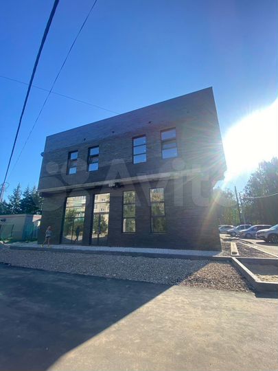 Здание, 1200 м²