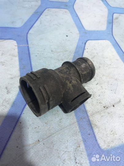 Трубка системы охлаждения 3B0122291J