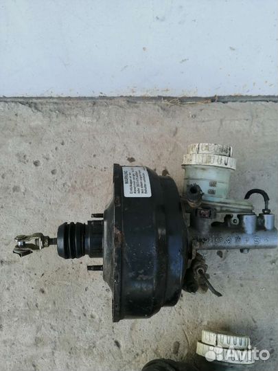 Главный тормозной цилиндр Митсубиси Каризма