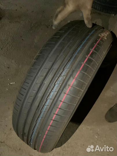 Yokohama BluEarth-A 215/65 R17 99V